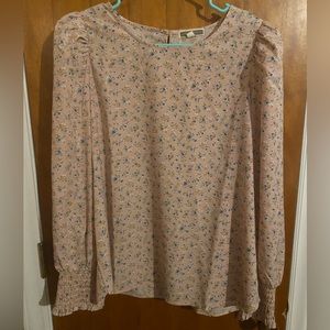 Light pink floral top. Size L. Like new condition!!